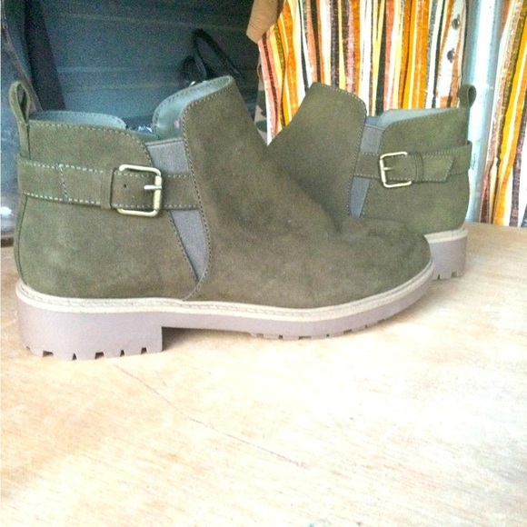 WOMENS   ESPRIT  ANKLE BOOTS  DARK OLIVE GREEN SUEDE  SIZE 8.5 SIENNA - Picture 1 of 8